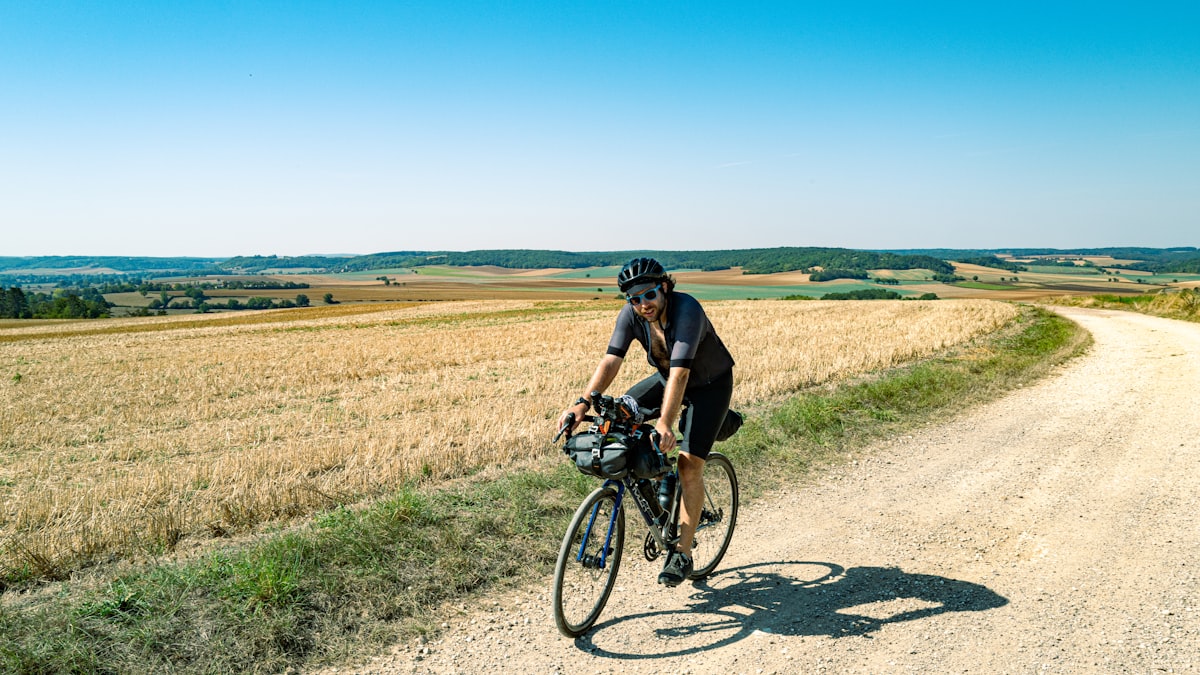 Les véloroutes françaises attirent chaque année des millions de voyageurs à deux roues.